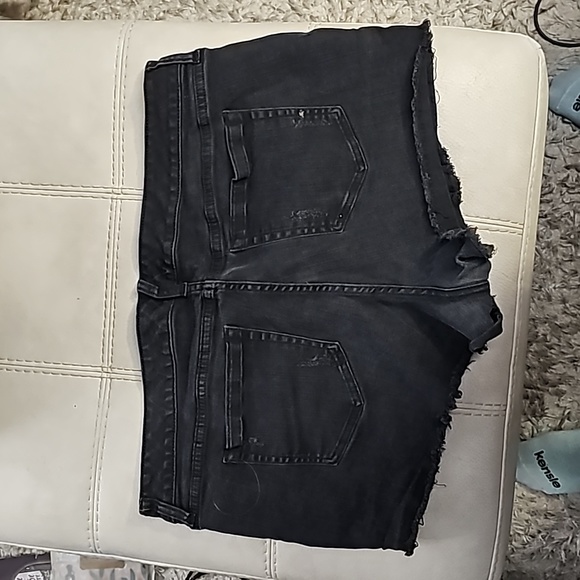 Torrid size 20 black denim shorts with 3 inch inseam - Picture 2 of 5